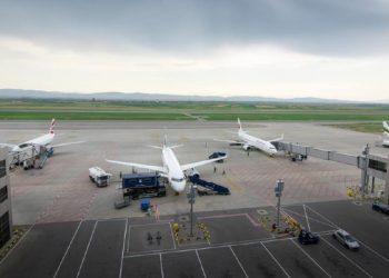 Goditet nga rrufeja aeroplani në aeroportin “Adem Jashari” ku po barte pasagjerë nga Zvicra