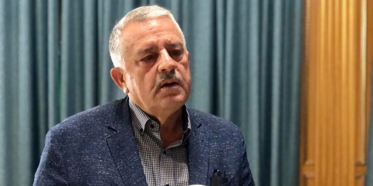 Veliu për Qeverinë: Shumë skandale në diplomacinë e Jashtme me një ministre jo kompetente