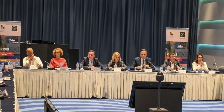 Kurti nga Athina: Kosova është storie e dyfishtë suksesi