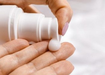 Pse kremi kundër diellit nuk mjafton për të parandaluar djegiet?