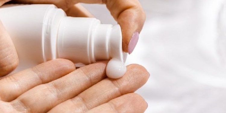 Pse kremi kundër diellit nuk mjafton për të parandaluar djegiet?