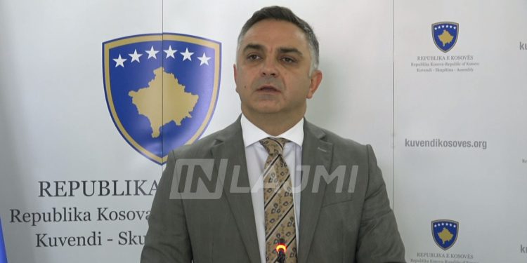 Tahiri: E pakuptimtë që Ligji i pagave të mos sillet në Kuvendin e Kosovës