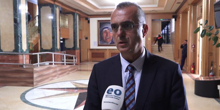 Dugolli: Po punohet që kriminelët që sulmuan dje policinë të kapen