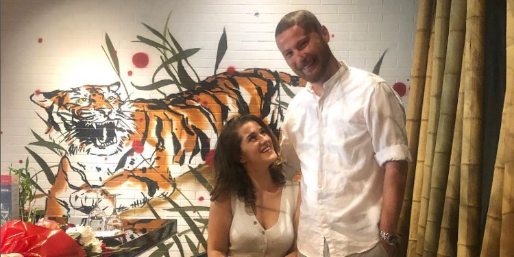 Kështu, Lyrical Son e uron bashkëshorten e tij për 10 vjetorin e martesës!