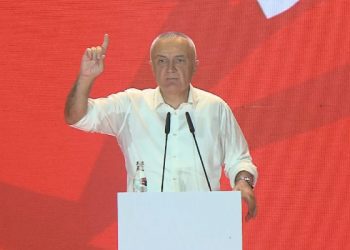 Meta kthehet fuqishem ia ndërron emrin partisë