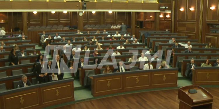 Deputetët e opozitës flasin për vendimet e BE-së në lidhje me liberalizimin e vizave