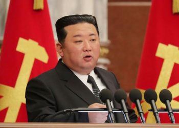 Udhëheqësi i Koresë së Veriut paralajmëron se është gati të përdorë armët bërthamore