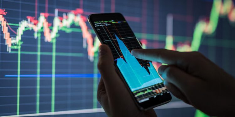 Po shihet dritë në fund të tunelit për invesitorët e kriptovaltuave