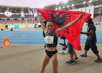 3000 metra me pengesa! Luiza Gega rrëmben medaljen e arit
