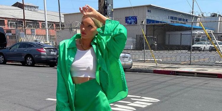 Cila ngjyrë shkon me kë? Kombinimet që do t’ju bëjnë të dukeni të përsosura gjithmonë