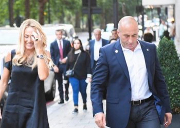 Ramush Haradinaj feston ditëlindjen, urimi i Anitës është epik!