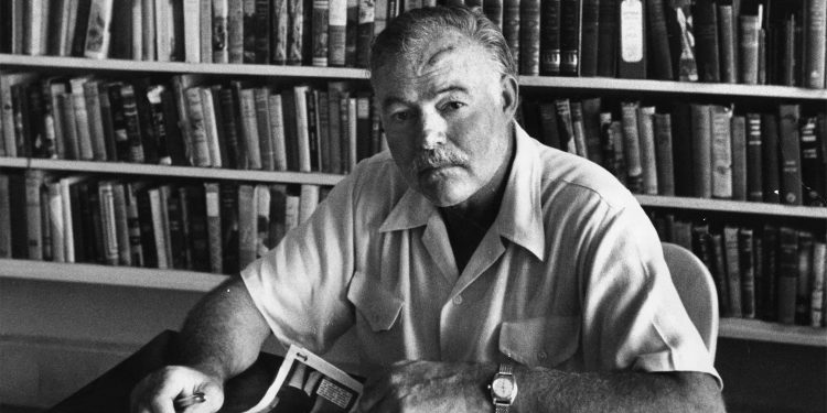 Shënohet përvjetori i 61-të i vdekjes së shkrimtarit Ernest Hemingway 