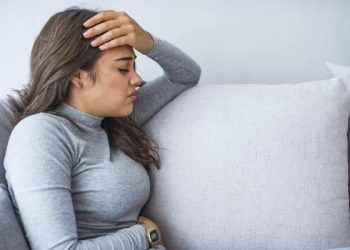 Si të shmangni fryrjen e barkut pas ushqimit?