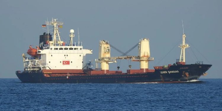 Mbërrin në Shqipëri anija ukrainase me grurë