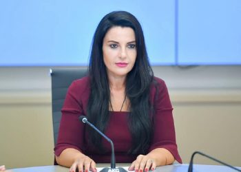 Ministrja Balluku: Në ditë të vështira Shqipëria është me Kosovën