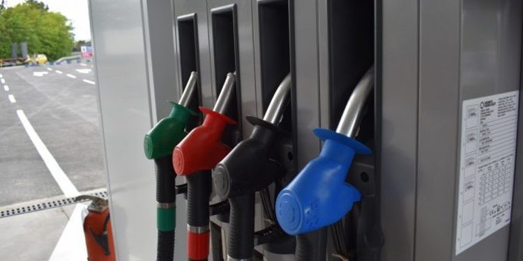 Bie çmimi i naftës në tregjet ndërkombëtare