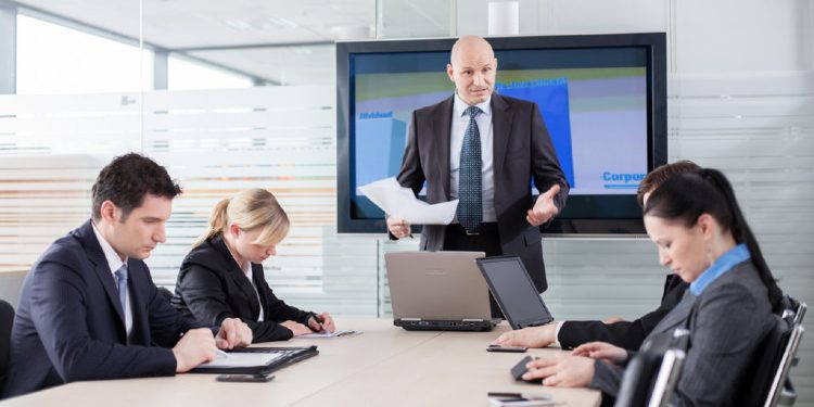 Kjo qenka arsyeja pse të gjithë duan një burrë shef e jo një grua shefe!