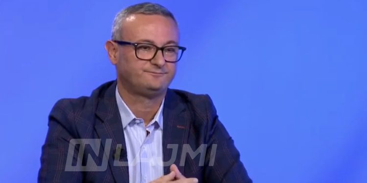 Analisti Arifi: Perëndimi dhe SHBA-ja mos ta tolerojnë Serbinë deri në çmendurin e saj
