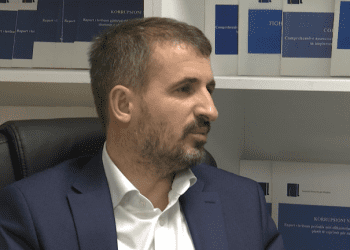 Miftaraj: Amerika duhet të kërkoj nga Qeveria që deri me një shtator me u rritë pagat policëve