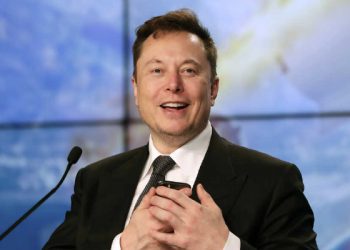 Çfarë po ndodh, Elon Musk lanson satelitë në orbitë