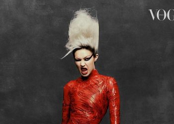 Modelja Gigi Hadid duket “e panjohur” në kopertinën e revistës Vogue Italia