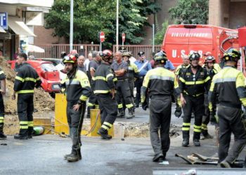 Në Romë tentuan grabitjen e bankës, bllokohen në tunel 4 persona
