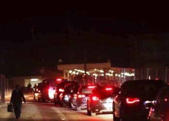 Kolona të gjata në kufi me Kosovën, pritjet më të gjata janë në Merdare