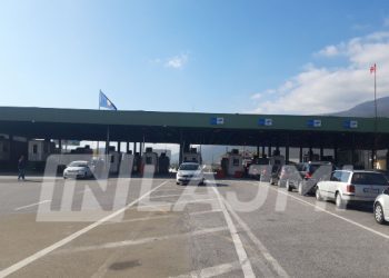 Bie fluksi i udhëtarëve në pikat kufitare të Kosovës