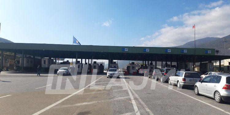 Bie fluksi i udhëtarëve në pikat kufitare të Kosovës