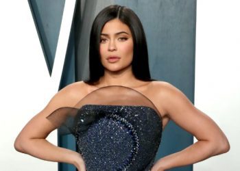 Miliarderja Kylie merr dhuratë me vlerë marramendëse nga nëna e saj, por jo vetëm kaq