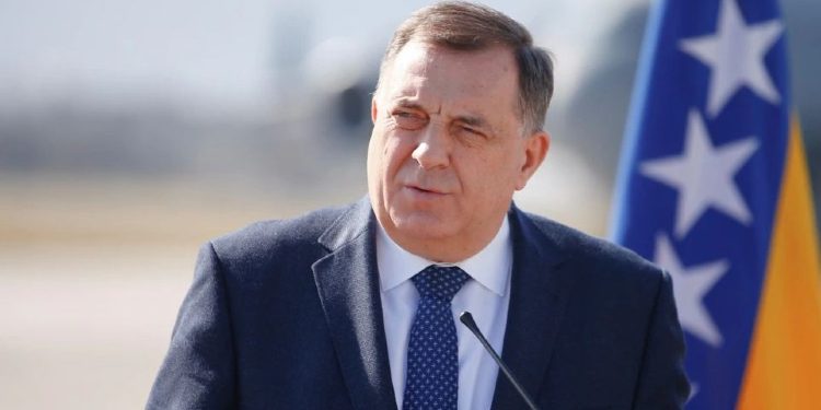 Dodik: Të drejtat e serbëve në Kosovë shkelen nën presionin politik