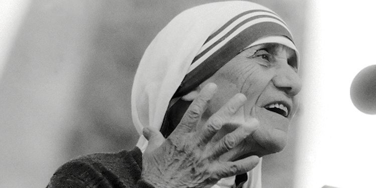 Shënohen 112 vite nga lindja e shenjtores Nënë Tereza