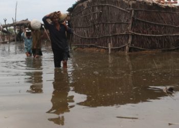 Përmbytje masive në Pakistan, mijëra banorëve u kërkohet të evakuohen