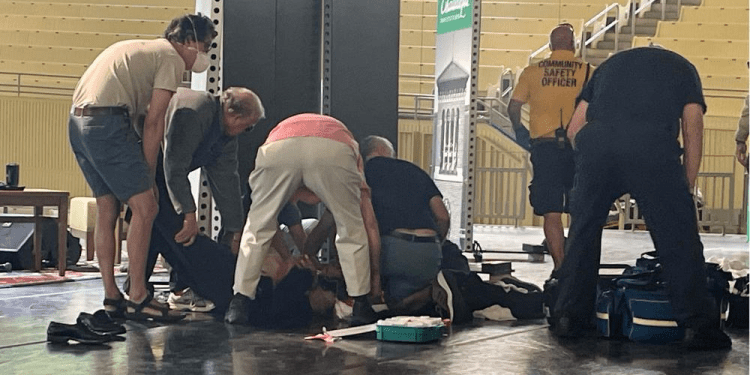 Mori goditje me thikë në nerva dhe mëlçi, kjo është gjendja e shkrimtarit Salman Rushdie