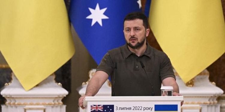Ukraina shënon Ditën e Pavarësisë, Zelensky: Sulmet brutale ruse janë të mundshme