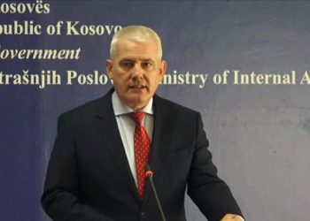 Ministri Sveçla: Arrijnë në Kosovë 146 qytetarë afganë