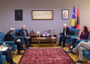 Sveçla në takim me një delegacion amerikan, flasin për strehimin e qytetarëve afganë