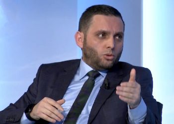 Teologu Klinaku: Qeveria dhe SBASHK-u duhet ta marrin parasysh kërkesën e BIK-ut