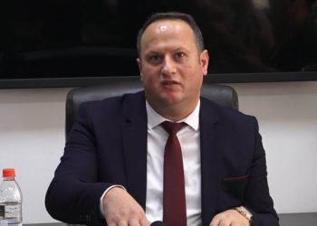 Zogaj: Miratimi i Ligjit për zyrtarët publik, shkatërrim i sistemit gjyqësor