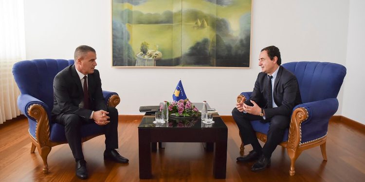 Kurti takon drejtorin e Policisë së Kosovës, i jep mbështetje për luftimin e krimit dhe korrupsionit