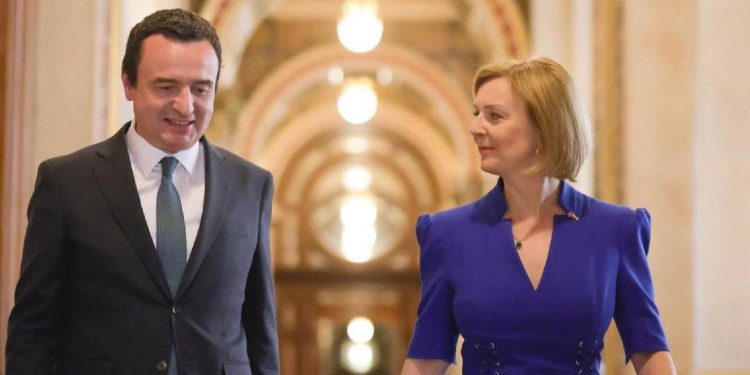 Kryeministri Kurti uron homologen Truss për detyrën e re: Mezi pres të punojmë bashkë