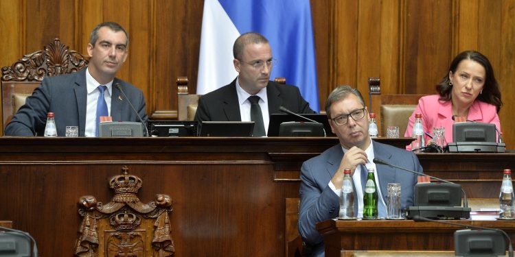 Deputeti Milivojeviq i bëri thirrje për dorëheqje, por ja si i përgjigjet presidenti Vuçiq