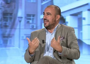 Analisti Gashi: Mbrapa sindikatave qëndron motivi “bimi 100 euro se tani vi dha mësim”