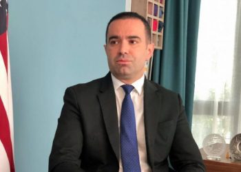 Drejtori i OEA-së, Zeka: Kosova është vonë për çështjen e ngritjes së pagave