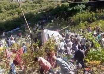 Humbin jetën 11 persona nga një autobus që doli nga rruga në Indi