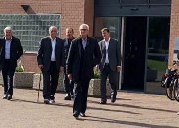 Pacolli viziton ish-krerët e UÇK-së në Hagë: Ata po mbahen pafajësisht në paraburgim