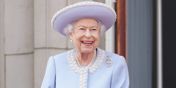 Mësoni arsyet e vërteta pse Mbretëresha Elizabeth kishte një lëkurë kaq të bukur