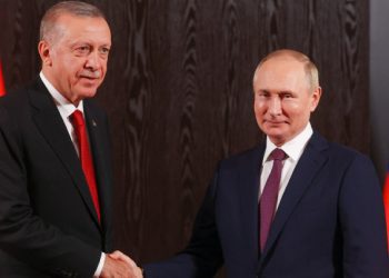 Erdogan i “kërkon” Putinit kthimin e territoreve të pushtuara ukrainase