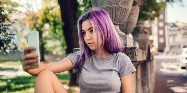 “Dismorfia e Snapchat”, pasiguria që krijohet në pamje nga filtrat dhe editimi i fotove