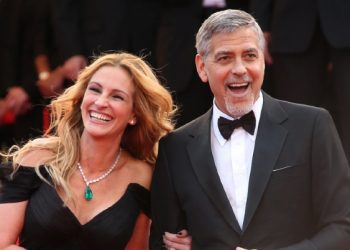 Clooney e Julia Roberts: 79 herë përsëritën xhirimin e skenën për një puthje